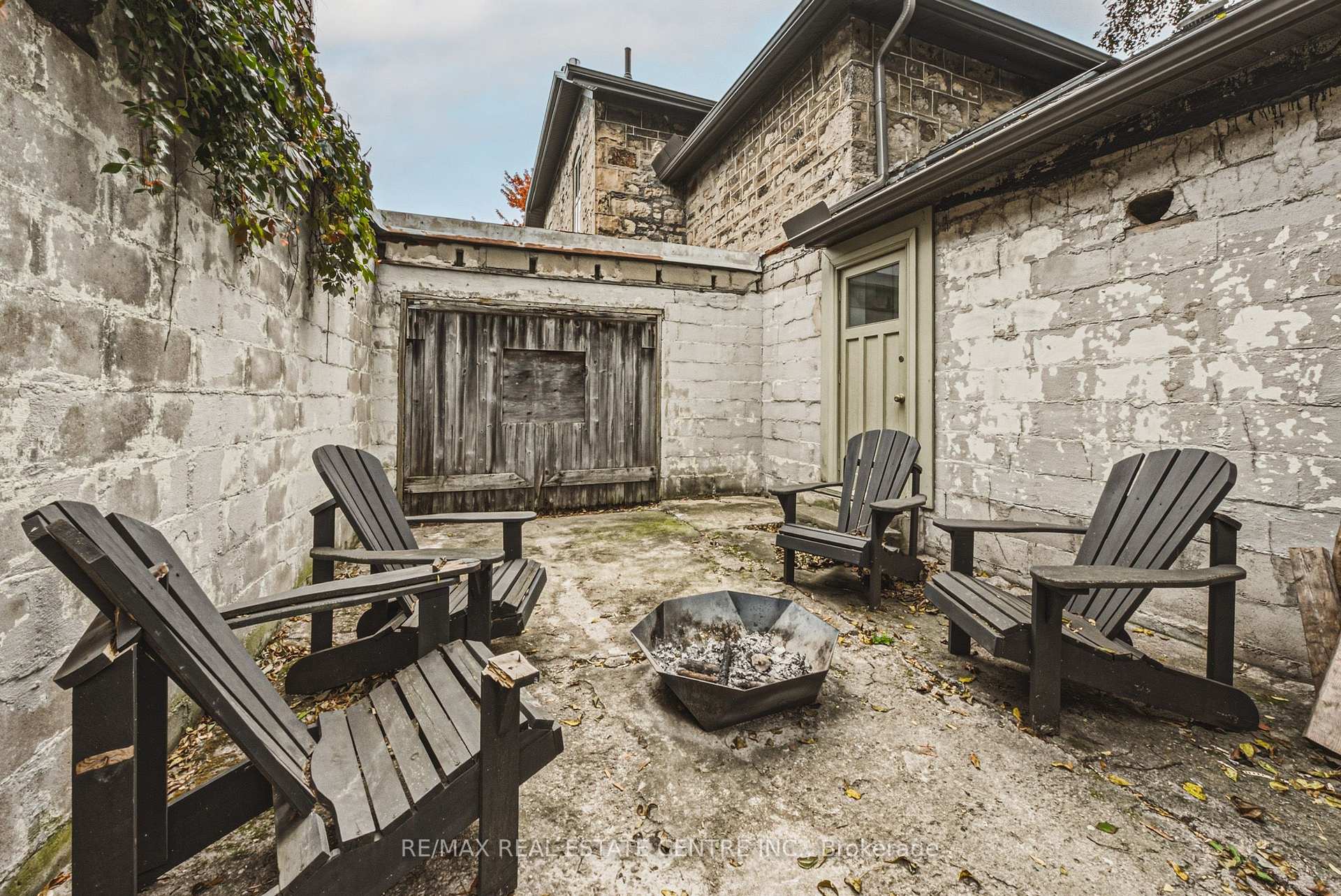 Photo 40 of 75 Pollock Avenue, Cambridge, East Galt — HOMEH