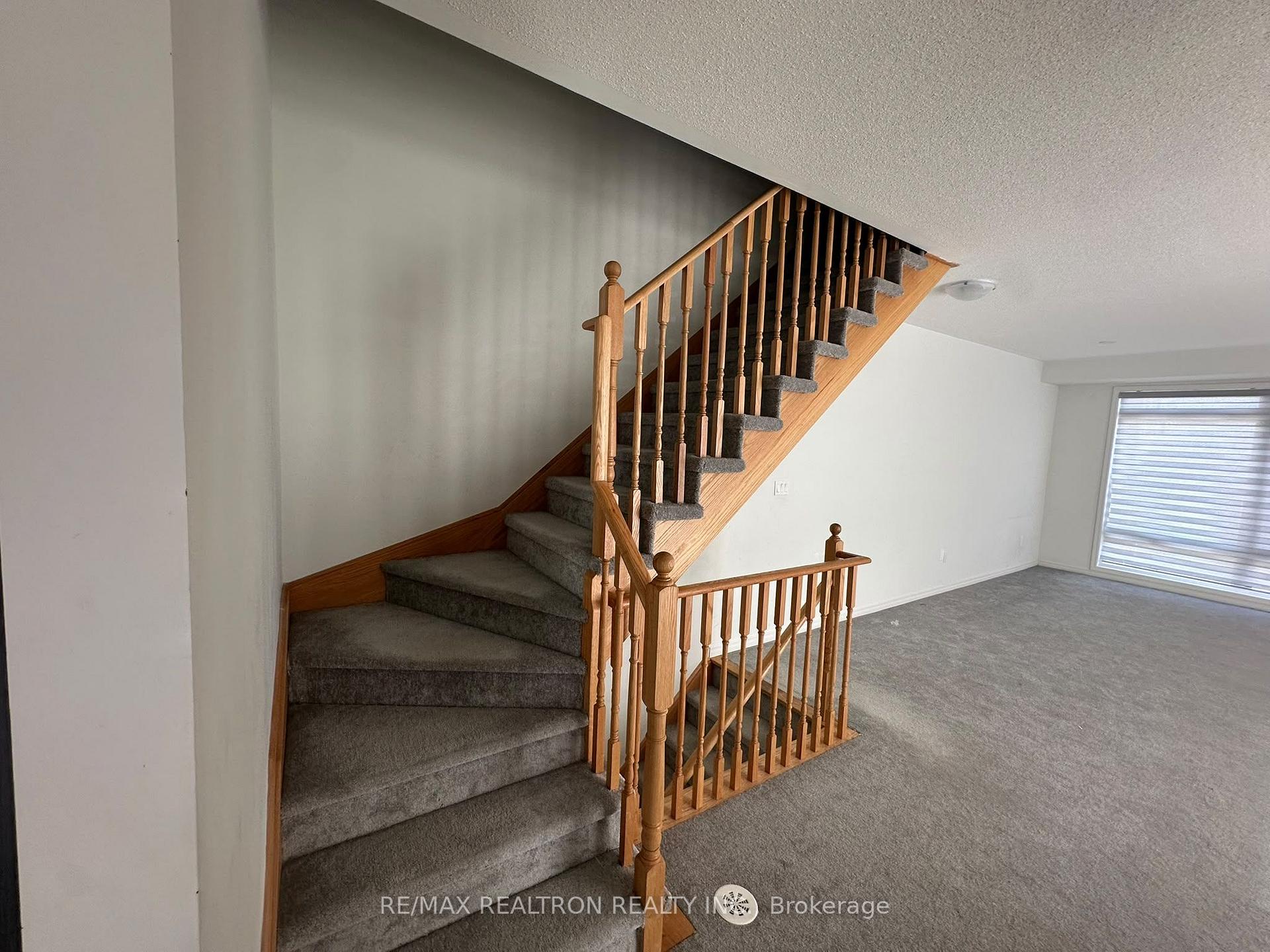 Photo 5 of 1460 Grand Prairie Path, Oshawa, Taunton — HOMEH