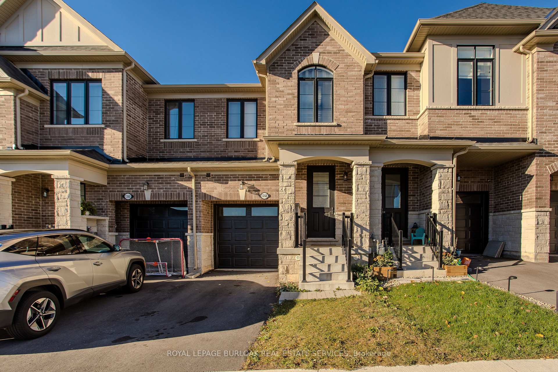 Photo 2 of 1358 Almonte Drive, Burlington, Tyandaga — HOMEH