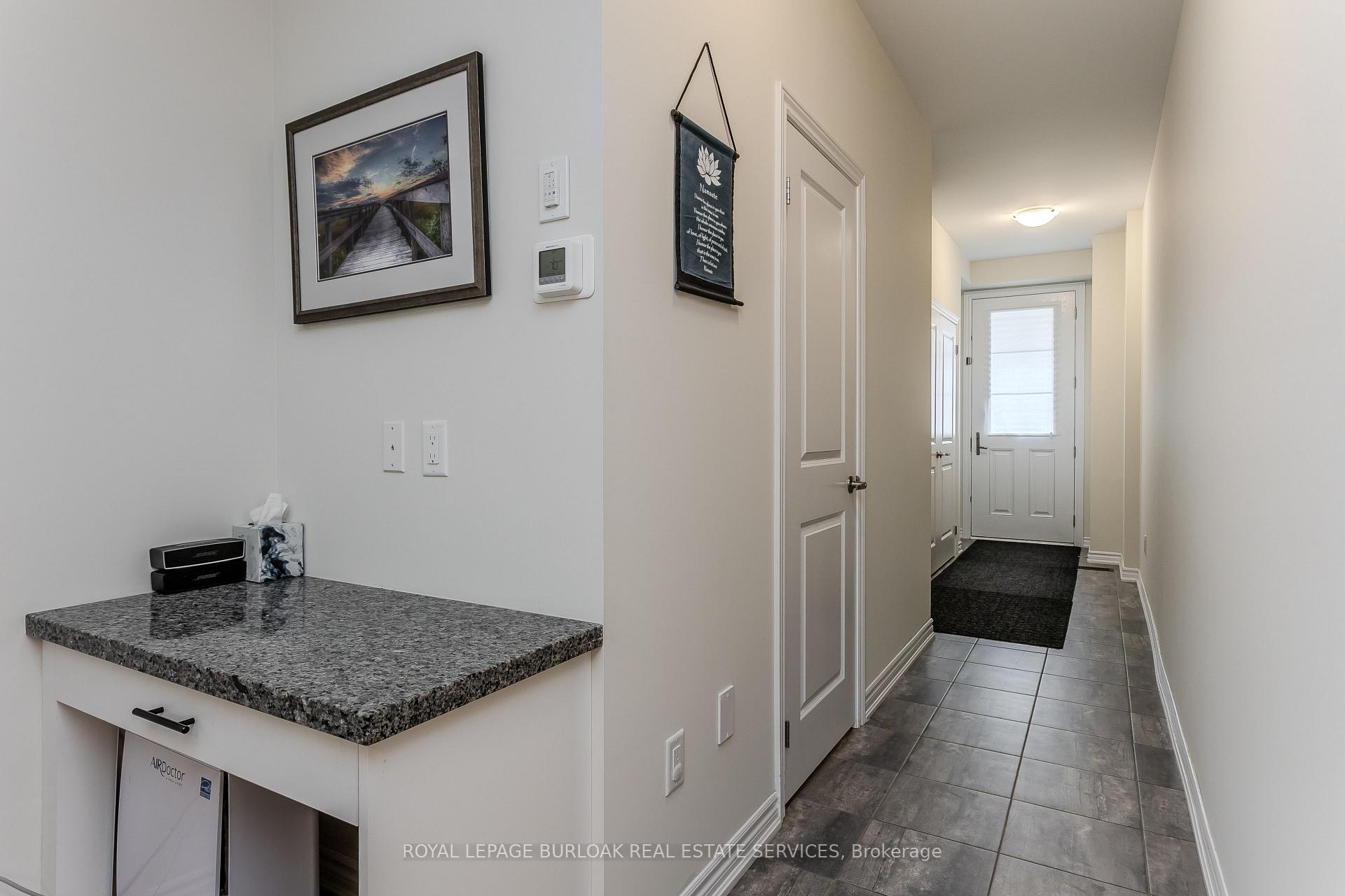 Photo 6 of 1358 Almonte Drive, Burlington, Tyandaga — HOMEH