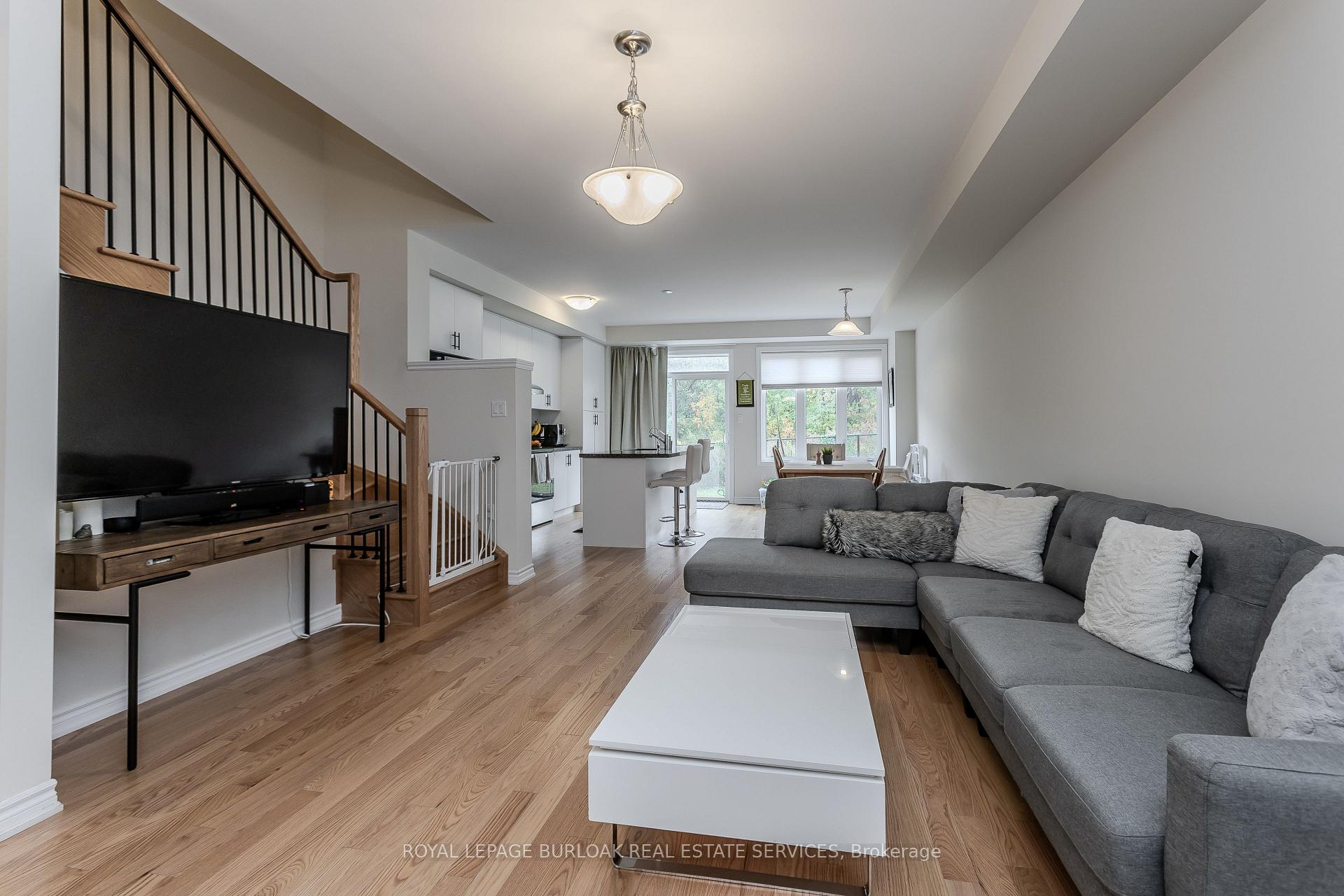 Photo 7 of 1358 Almonte Drive, Burlington, Tyandaga — HOMEH