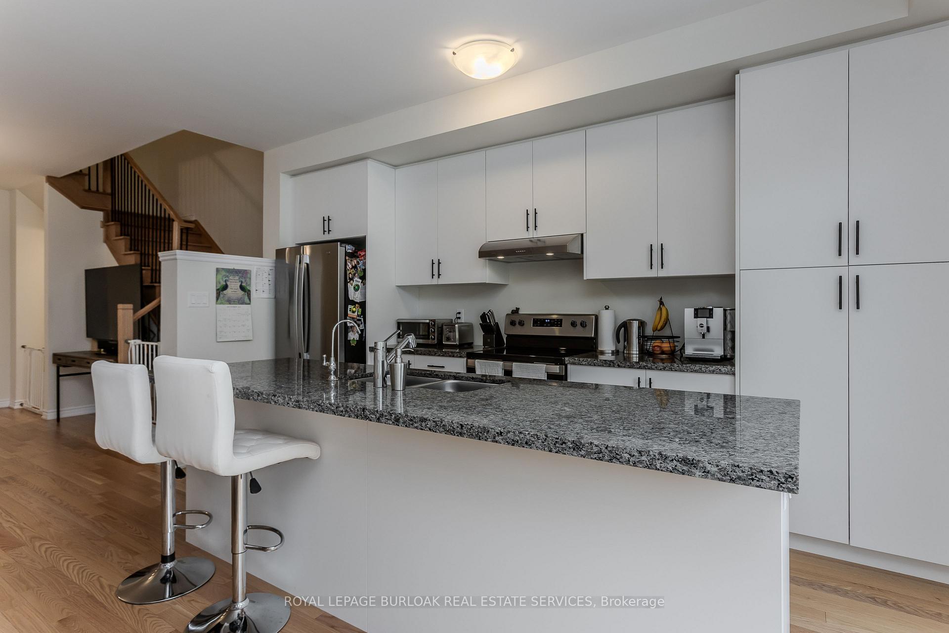 Photo 15 of 1358 Almonte Drive, Burlington, Tyandaga — HOMEH