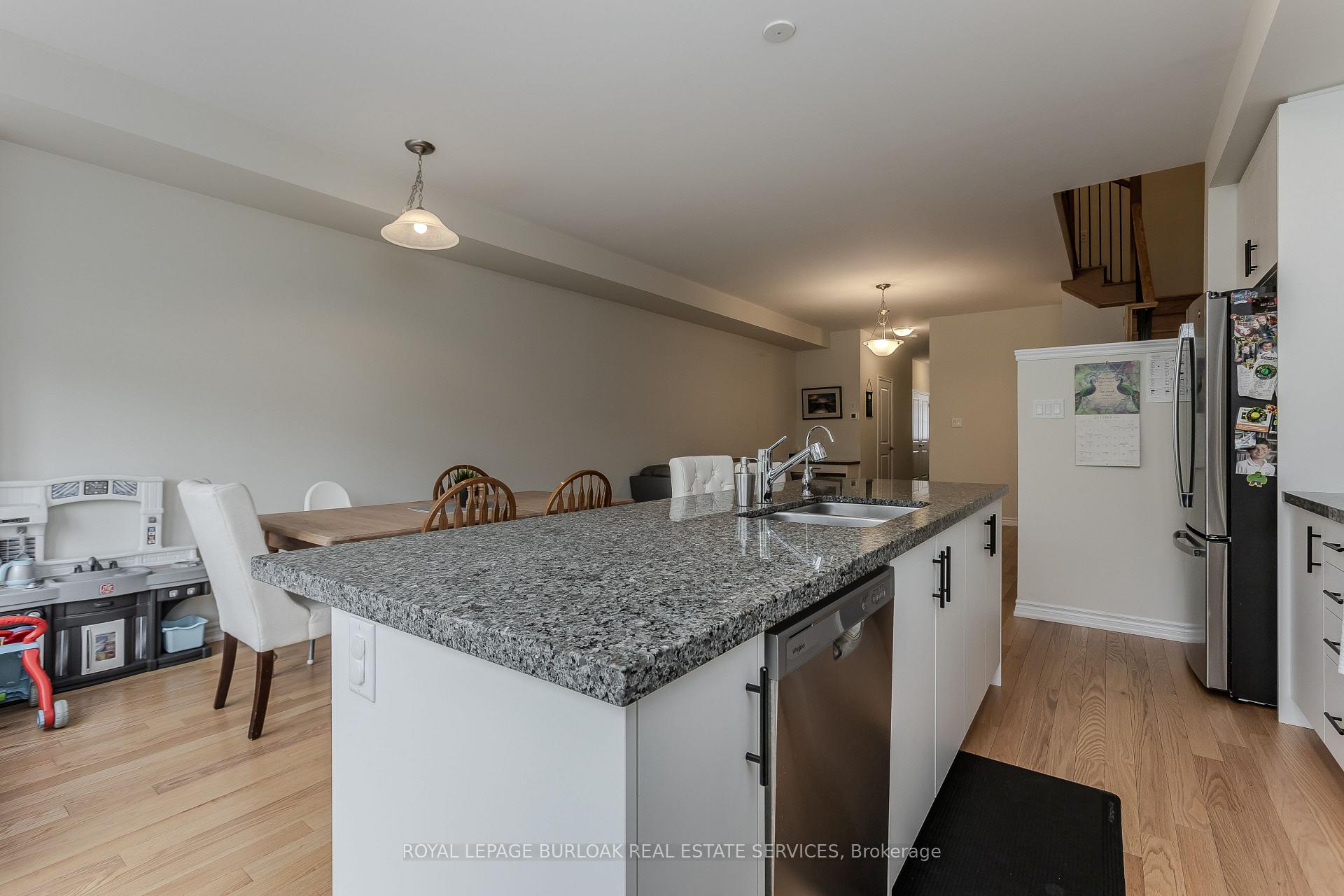 Photo 16 of 1358 Almonte Drive, Burlington, Tyandaga — HOMEH