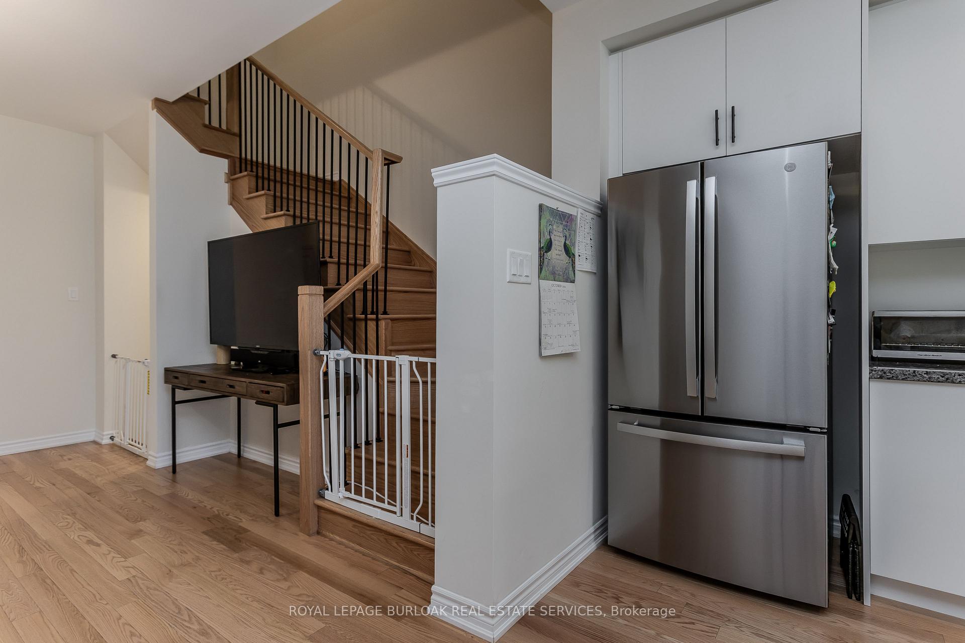 Photo 19 of 1358 Almonte Drive, Burlington, Tyandaga — HOMEH