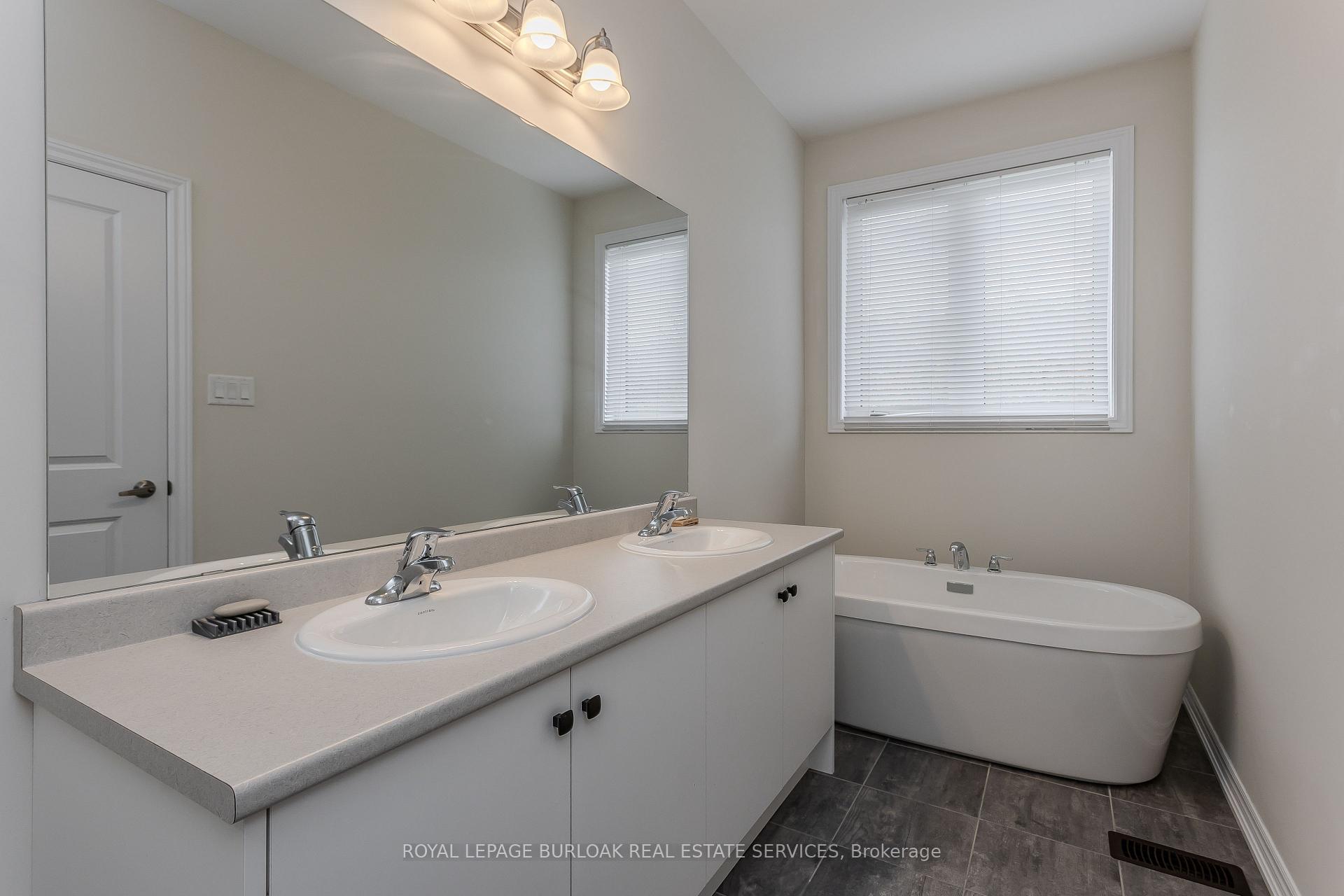 Photo 24 of 1358 Almonte Drive, Burlington, Tyandaga — HOMEH