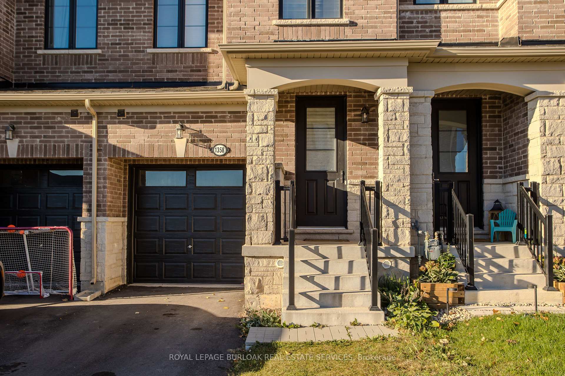 Photo 37 of 1358 Almonte Drive, Burlington, Tyandaga — HOMEH