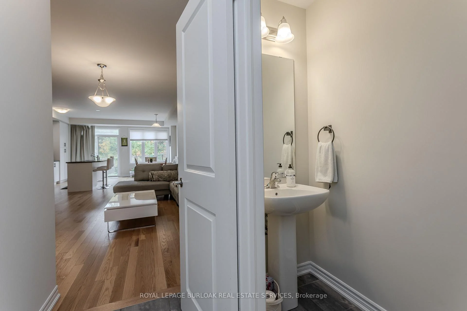 Photo 8 of 1358 Almonte Drive, Burlington, Tyandaga — HOMEH