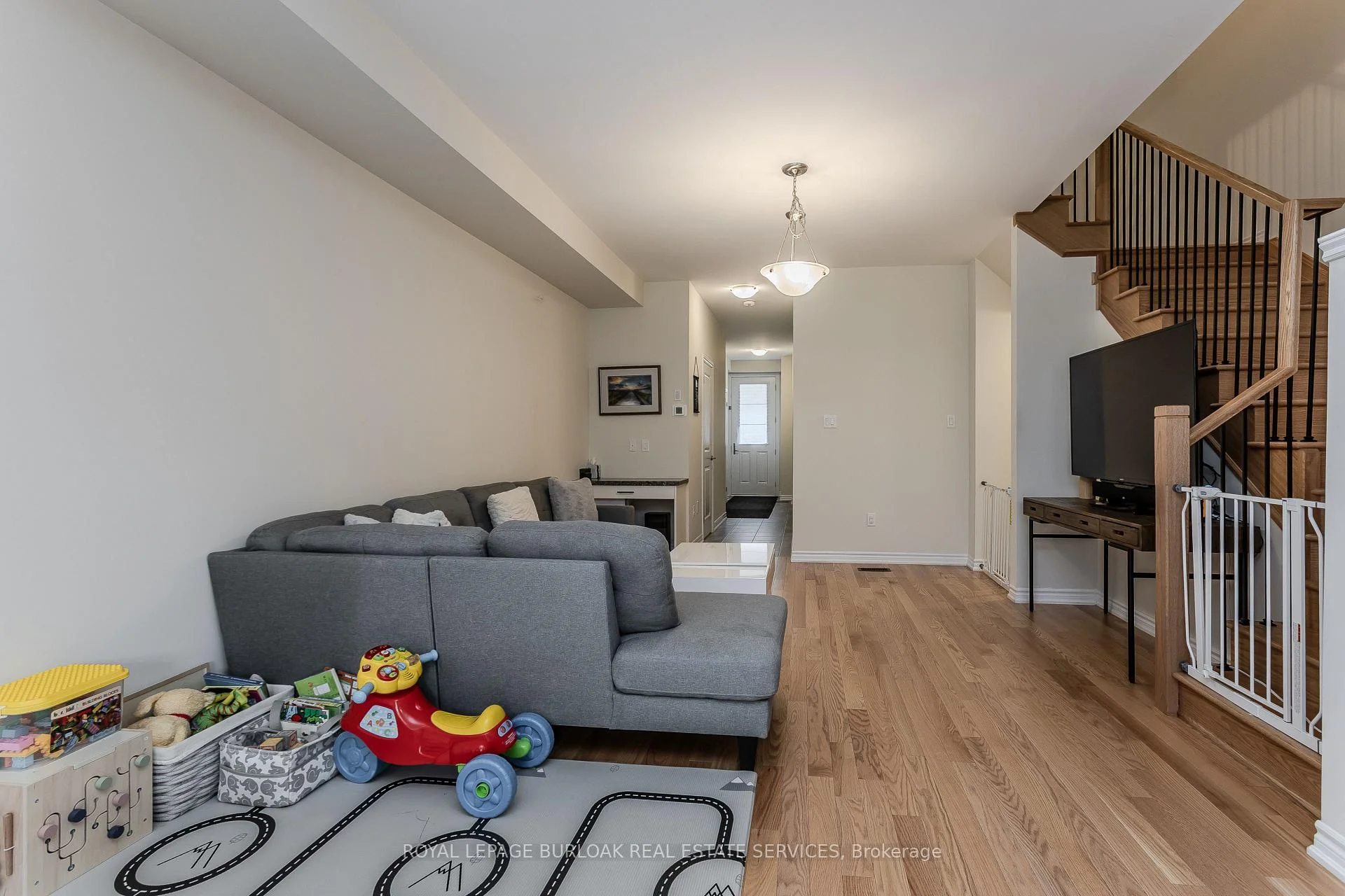 Photo 11 of 1358 Almonte Drive, Burlington, Tyandaga — HOMEH