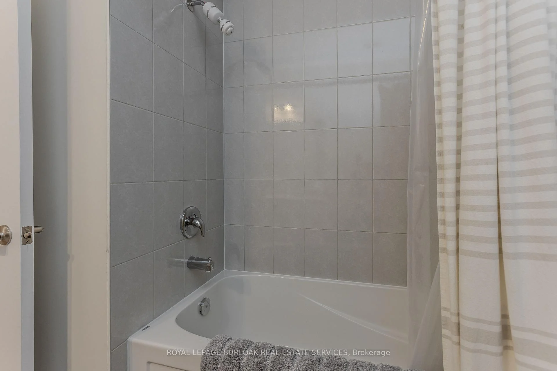 Photo 42 of 1358 Almonte Drive, Burlington, Tyandaga — HOMEH