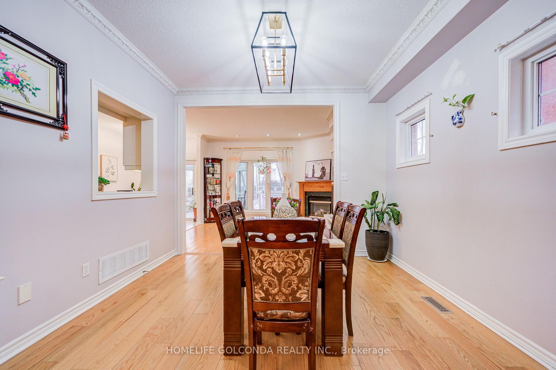 Photo 6 of 25 Eastpine Drive, Markham, Milliken Mills West — HOMEH