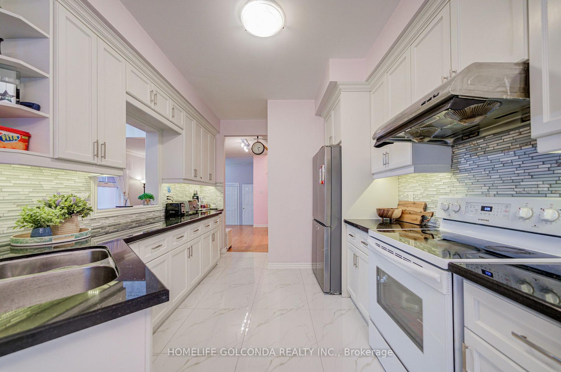 Photo 11 of 25 Eastpine Drive, Markham, Milliken Mills West — HOMEH