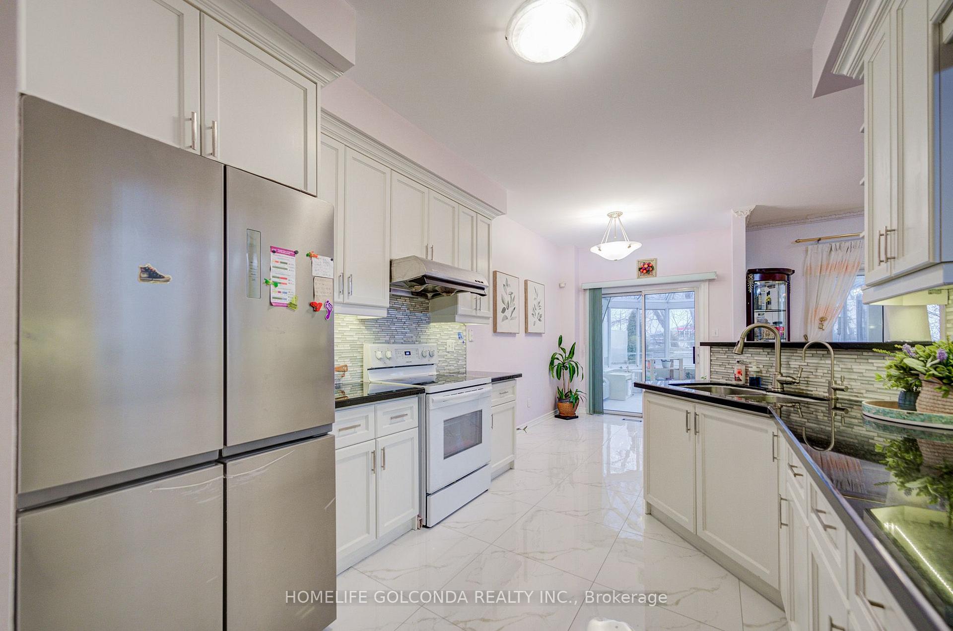 Photo 13 of 25 Eastpine Drive, Markham, Milliken Mills West — HOMEH