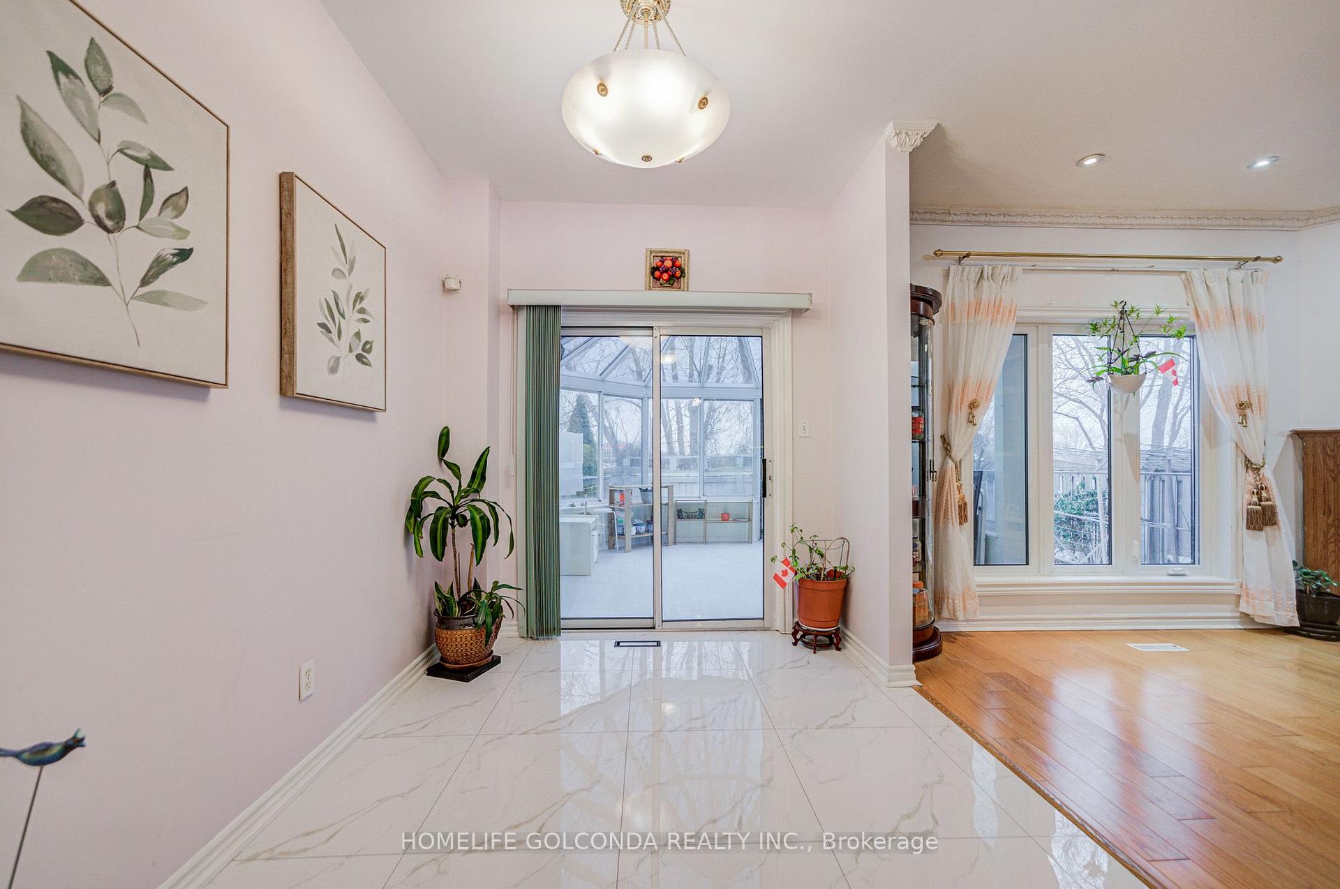 Photo 14 of 25 Eastpine Drive, Markham, Milliken Mills West — HOMEH