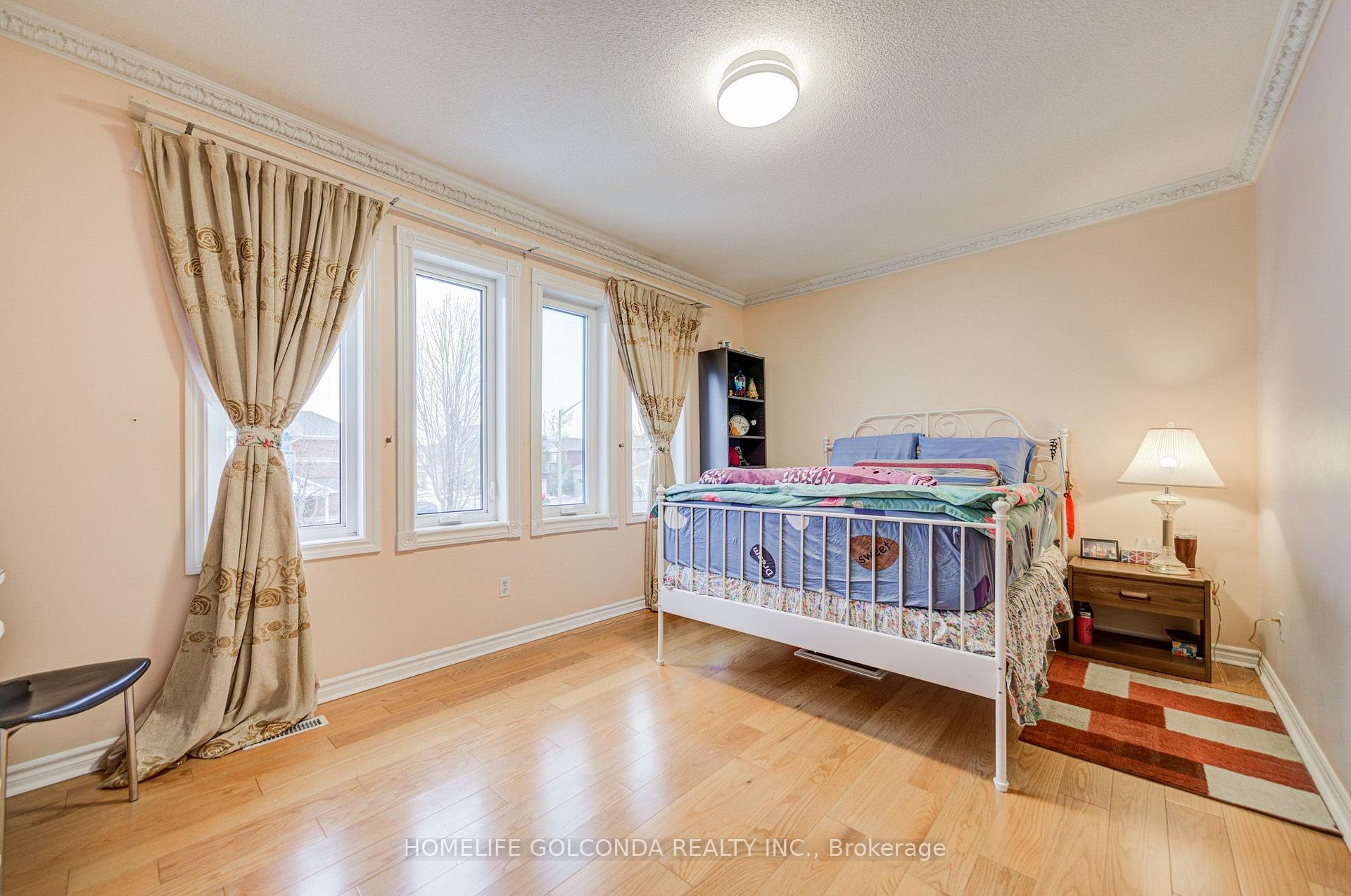 Photo 26 of 25 Eastpine Drive, Markham, Milliken Mills West — HOMEH