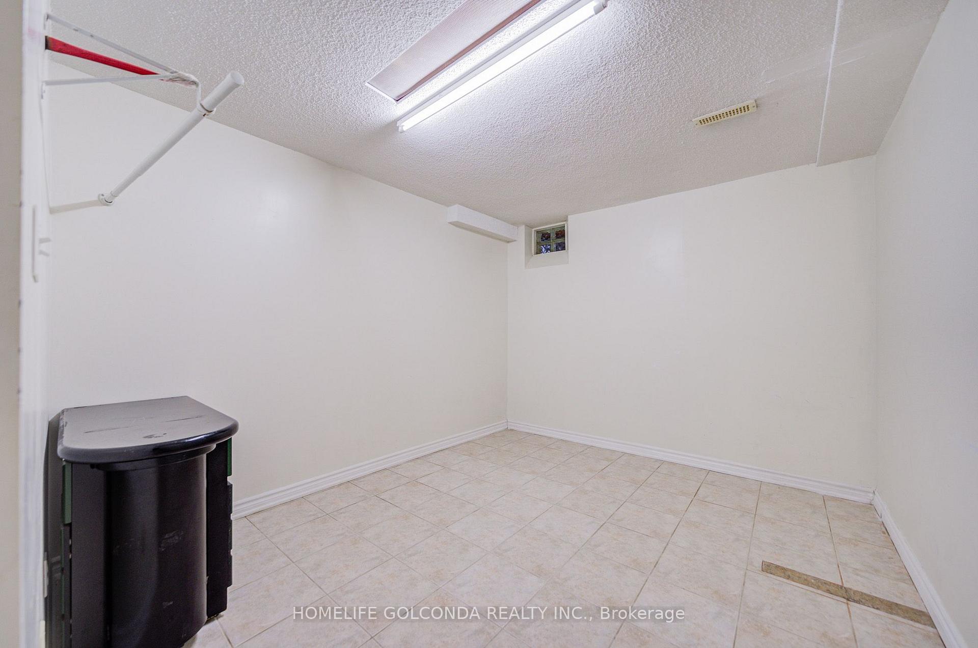 Photo 37 of 25 Eastpine Drive, Markham, Milliken Mills West — HOMEH