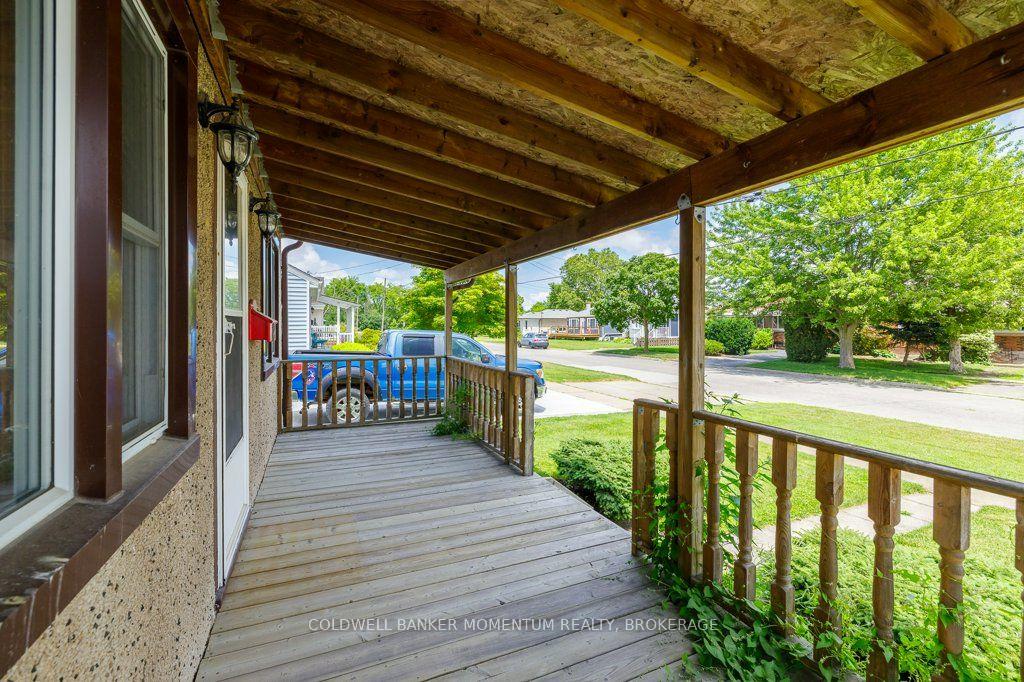 Photo 2 of 18 Pietz Avenue, Welland, Broadway — HOMEH