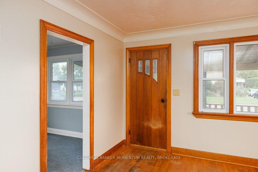 Photo 3 of 18 Pietz Avenue, Welland, Broadway — HOMEH