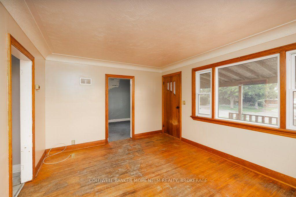 Photo 5 of 18 Pietz Avenue, Welland, Broadway — HOMEH