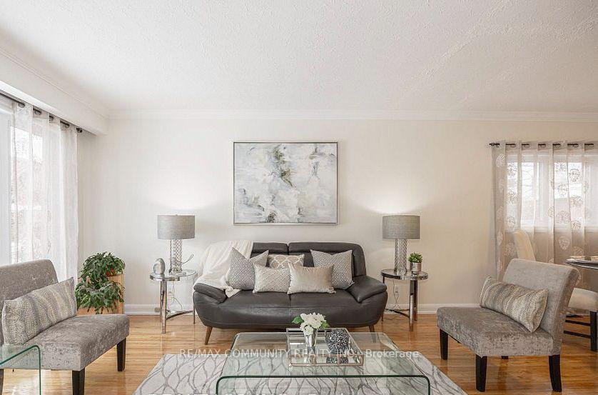 Photo 3 of 44 Falaise Road, Scarborough, West Hill — HOMEH