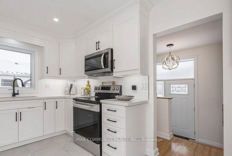 Photo 8 of 44 Falaise Road, Scarborough, West Hill — HOMEH