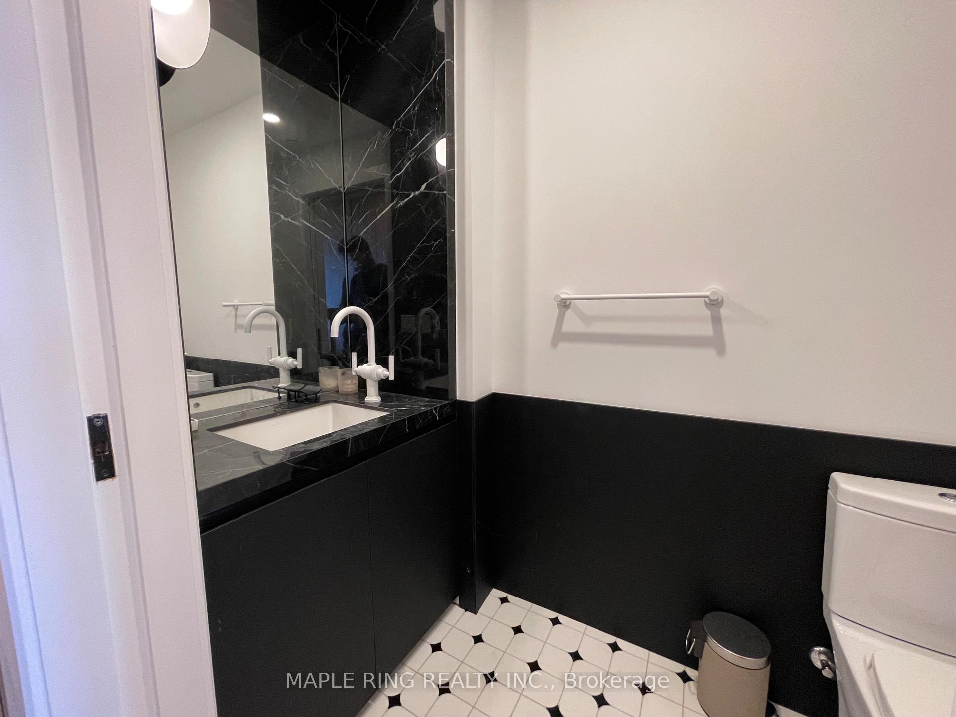 Photo 6 of Unit 3802, 2916 Highway 7 Road, Vaughan, Concord — HOMEH