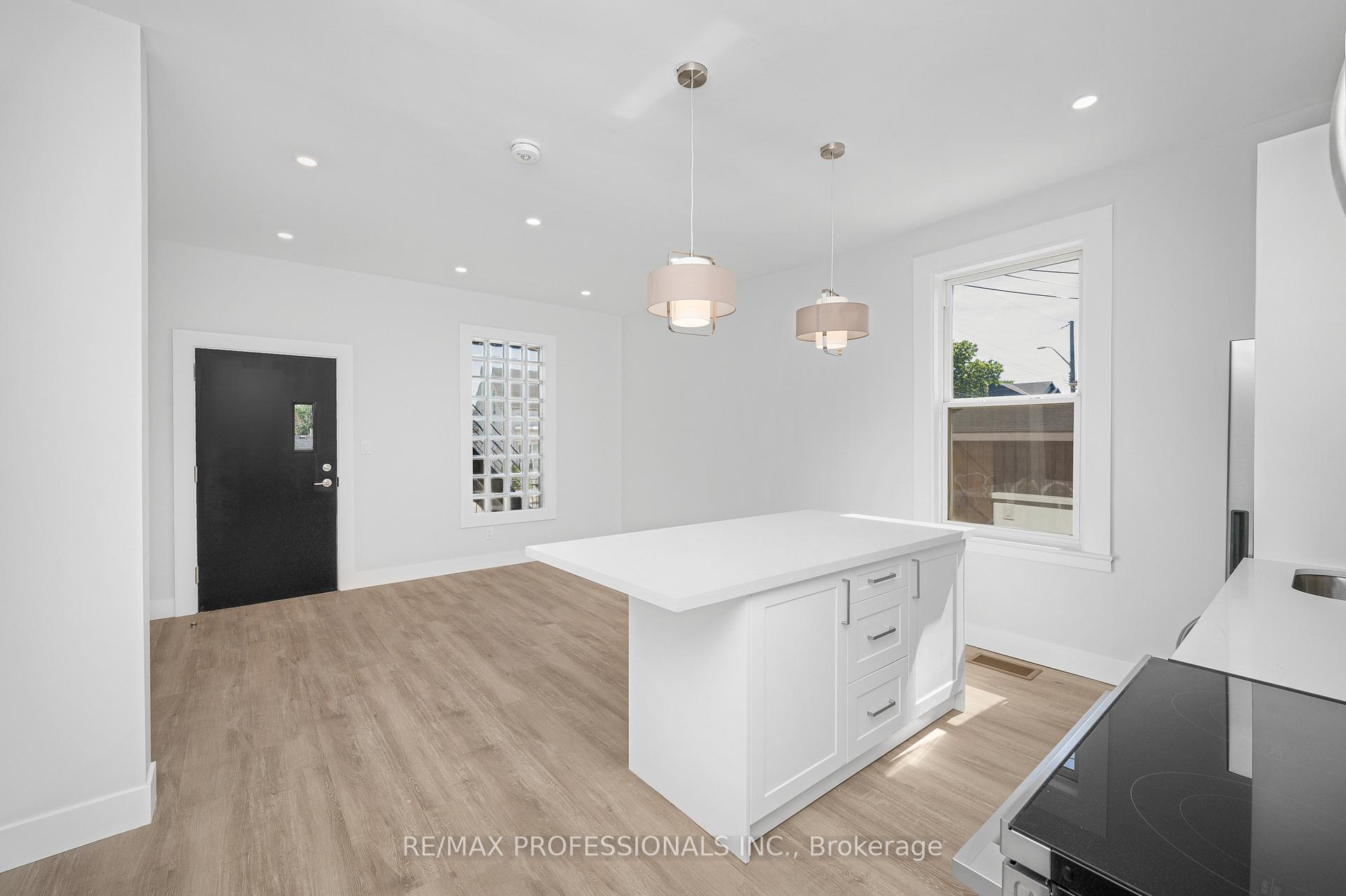 Photo 6 of Unit #1, 388 Wilson Street, Hamilton, Landsdale — HOMEH