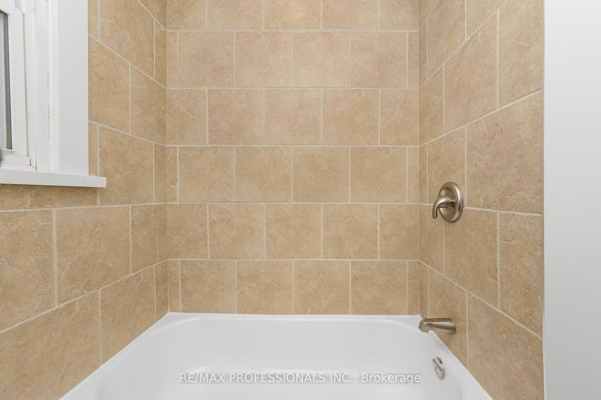 Photo 10 of Unit #1, 388 Wilson Street, Hamilton, Landsdale — HOMEH