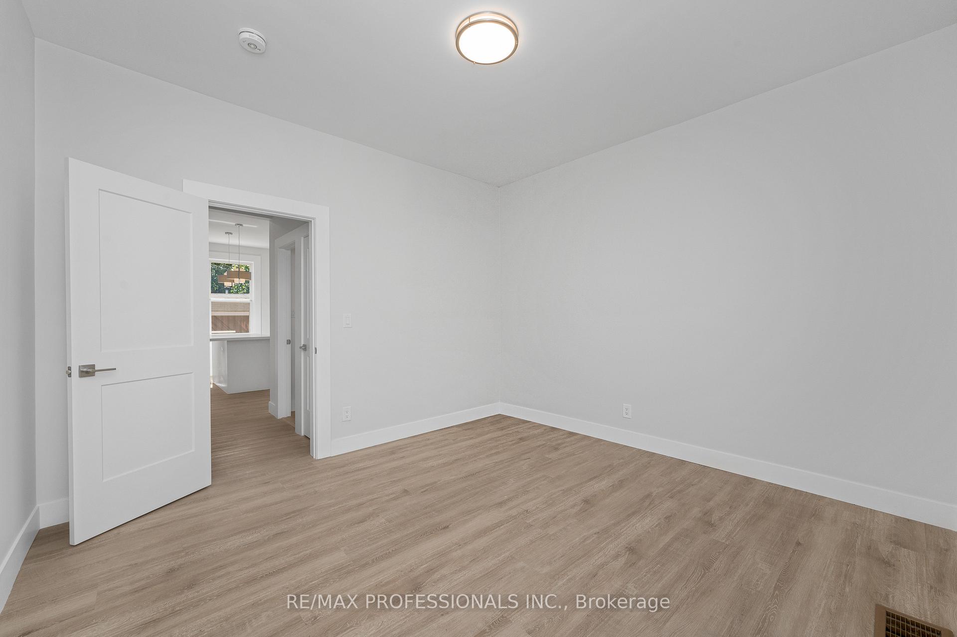 Photo 12 of Unit #1, 388 Wilson Street, Hamilton, Landsdale — HOMEH