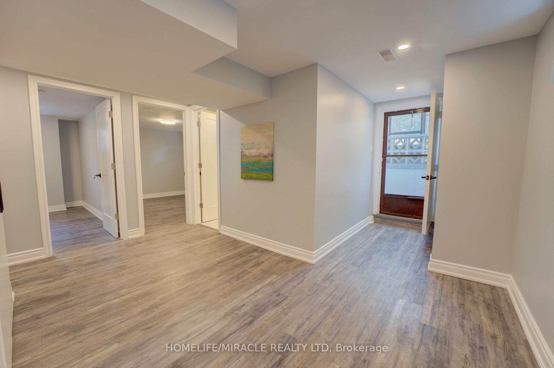 Photo 5 of 85 Silverstone Drive, Etobicoke, Mount Olive-Silverstone-Jamestown — HOMEH