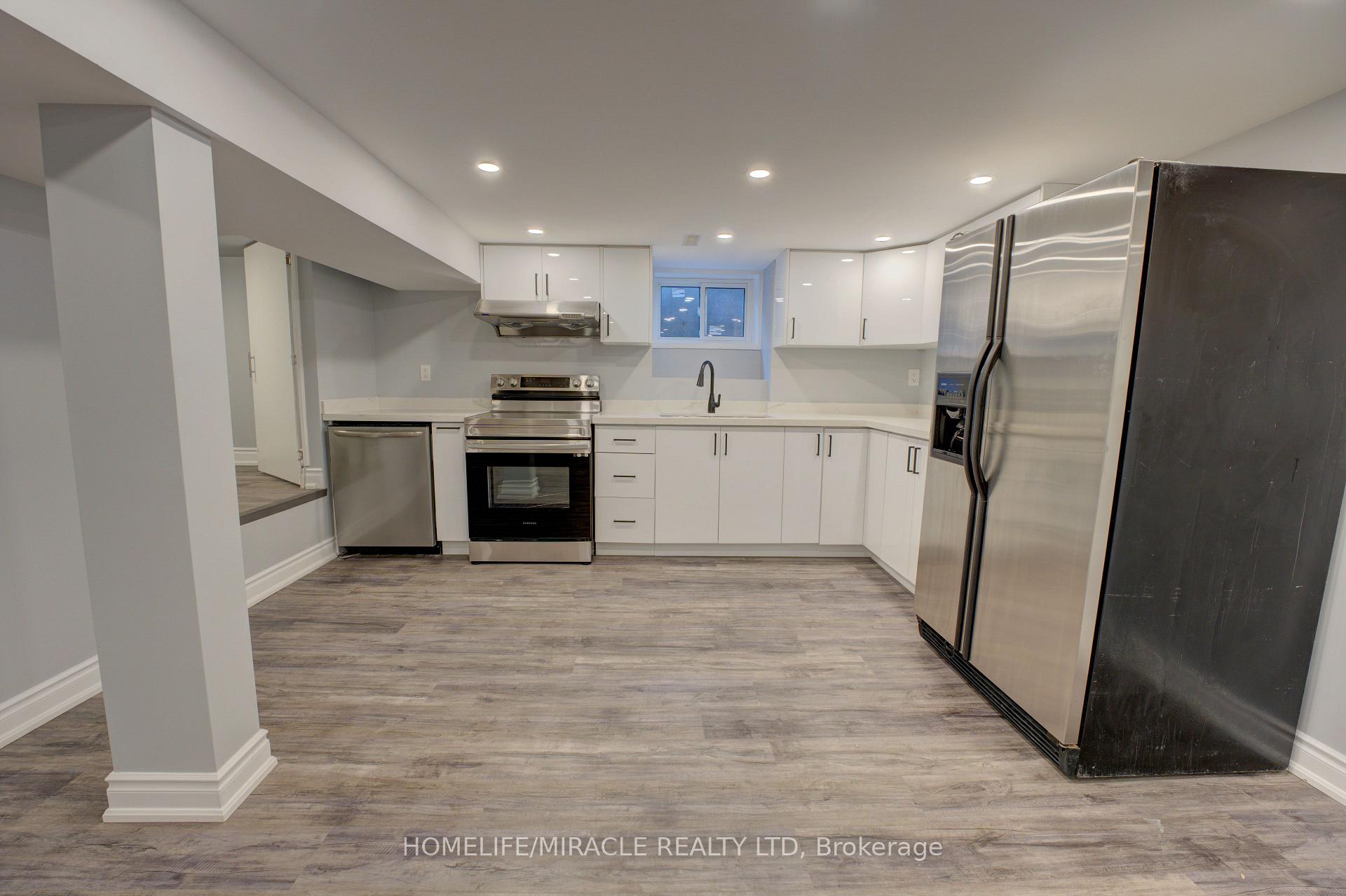 Photo 14 of 85 Silverstone Drive, Etobicoke, Mount Olive-Silverstone-Jamestown — HOMEH