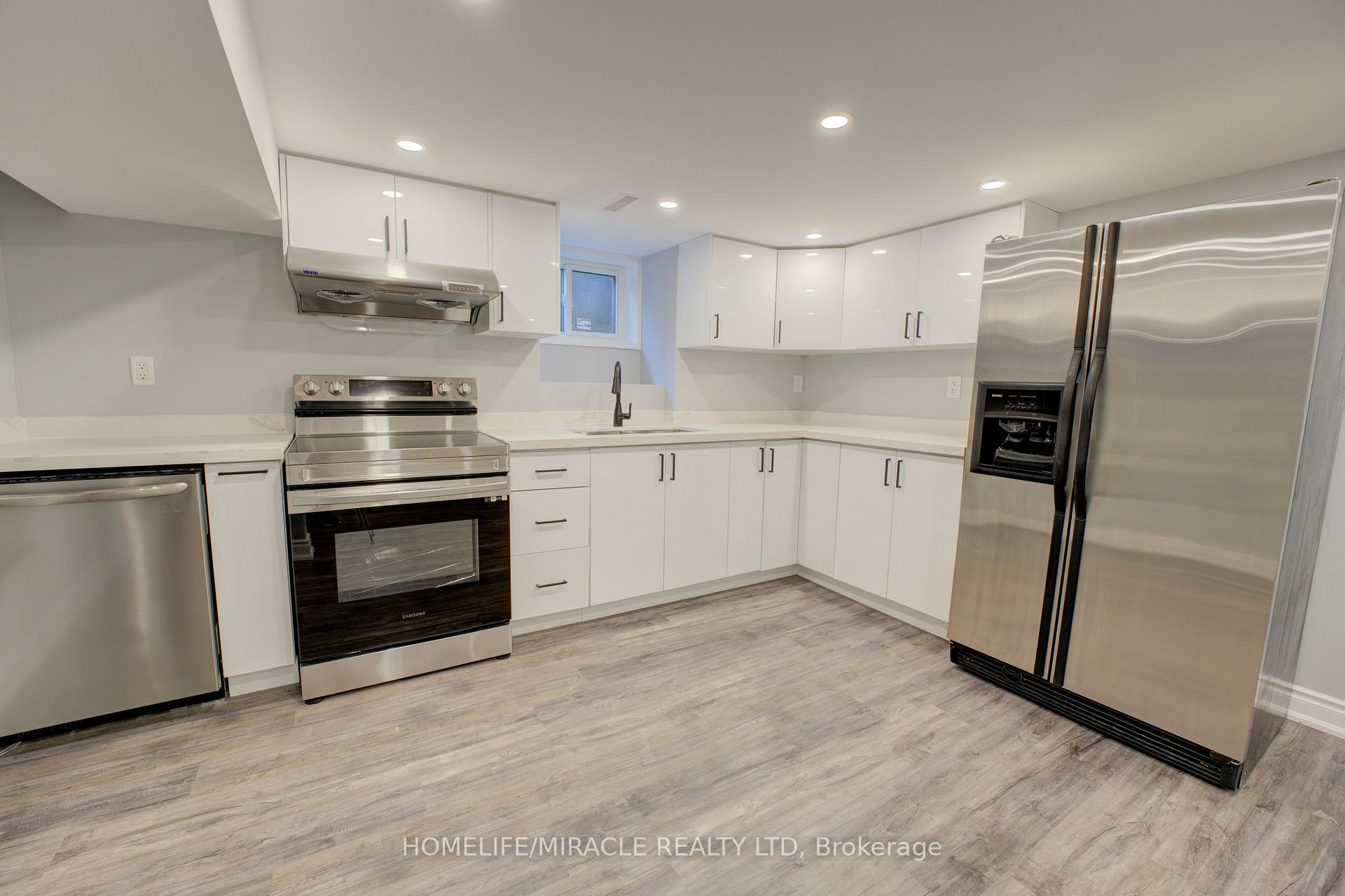 Photo 15 of 85 Silverstone Drive, Etobicoke, Mount Olive-Silverstone-Jamestown — HOMEH