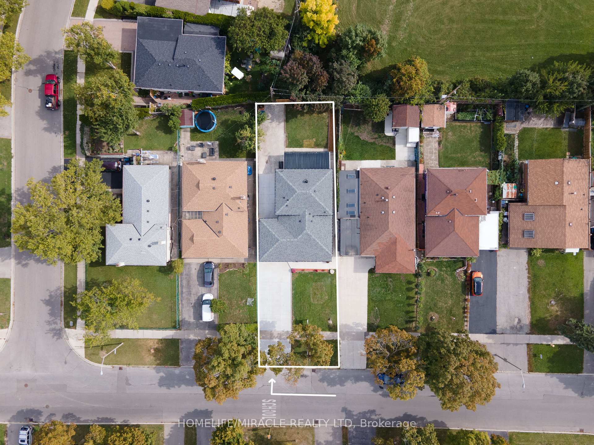 Photo 21 of 85 Silverstone Drive, Etobicoke, Mount Olive-Silverstone-Jamestown — HOMEH
