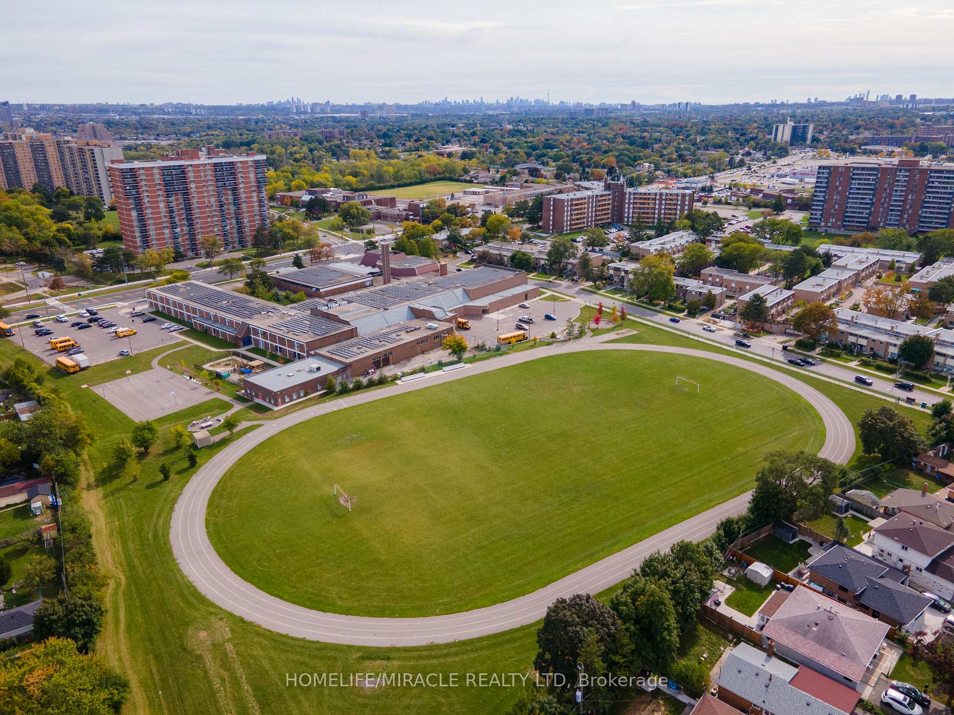 Photo 22 of 85 Silverstone Drive, Etobicoke, Mount Olive-Silverstone-Jamestown — HOMEH