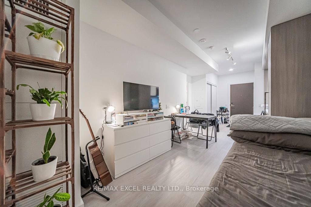Photo 7 of Unit 302, 625 Sheppard Avenue E, North York, Bayview Village — HOMEH