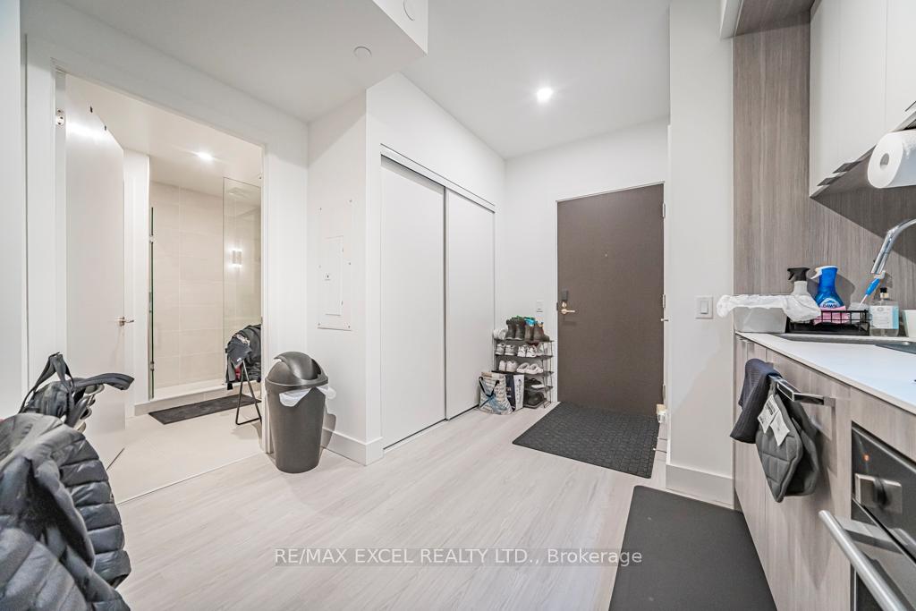 Photo 13 of Unit 302, 625 Sheppard Avenue E, North York, Bayview Village — HOMEH