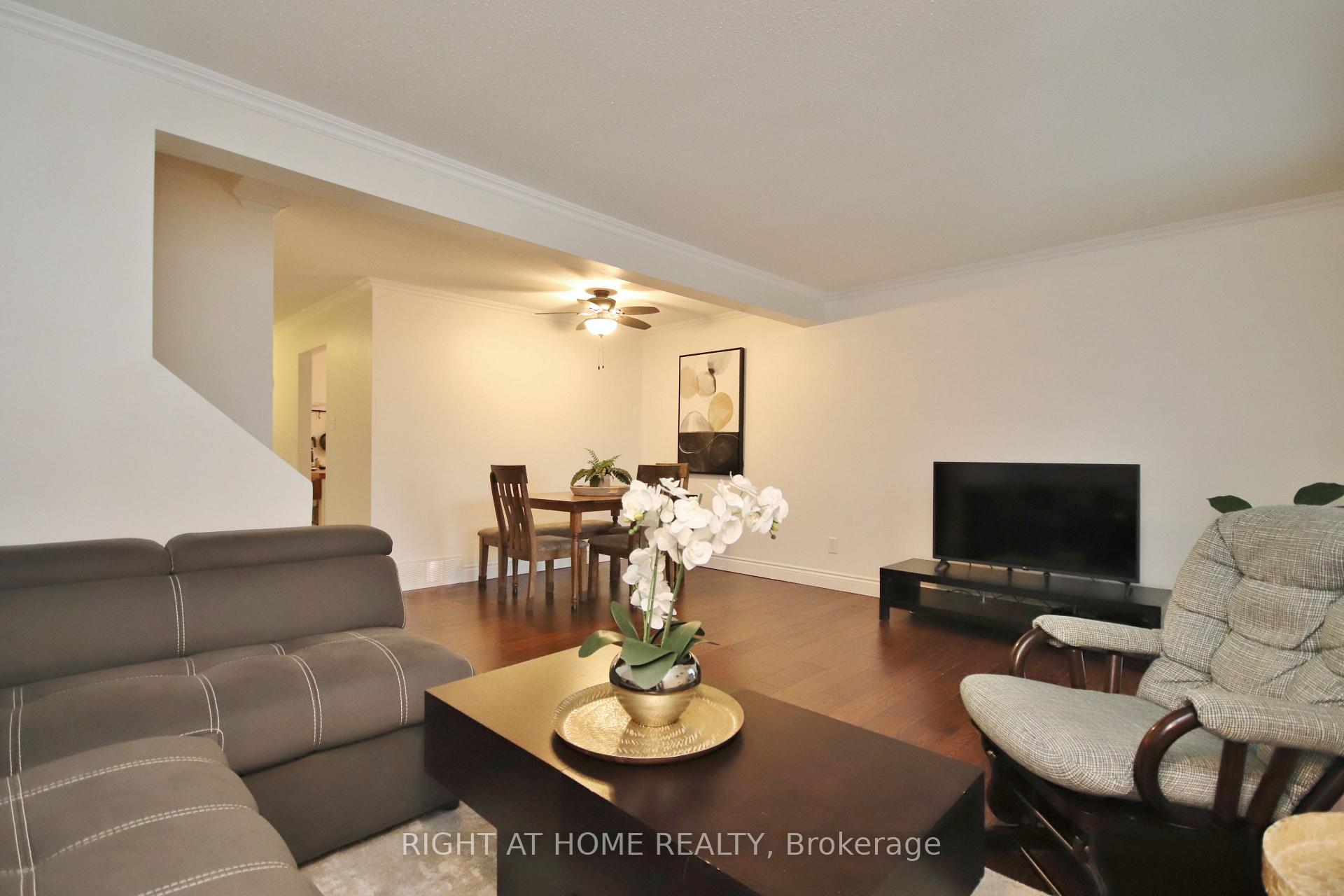 Photo 7 of Unit 27, 3250 Uplands Drive, Ottawa, Hunt Club — HOMEH