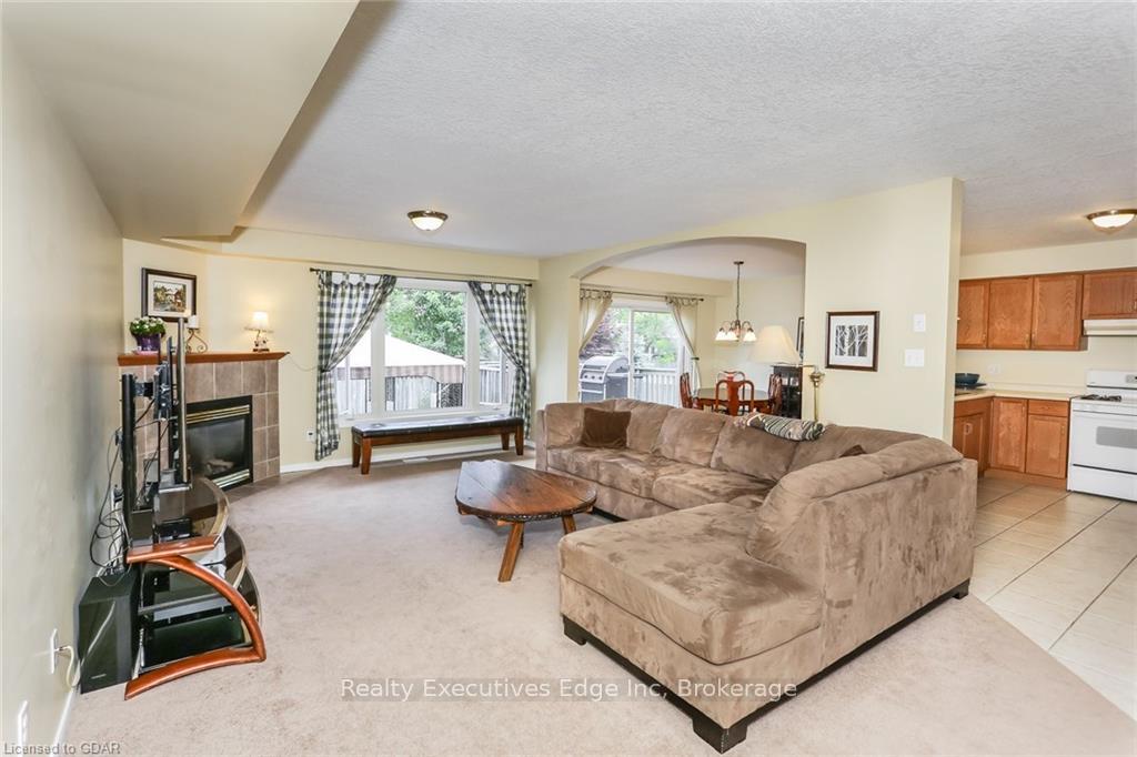 Photo 3 of Unit Main, 59 Marsh Crescent, Guelph, Pineridge/Westminster Woods — HOMEH