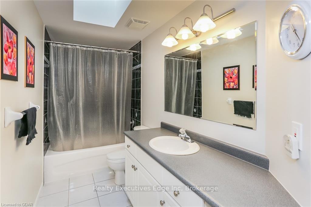 Photo 13 of Unit Main, 59 Marsh Crescent, Guelph, Pineridge/Westminster Woods — HOMEH