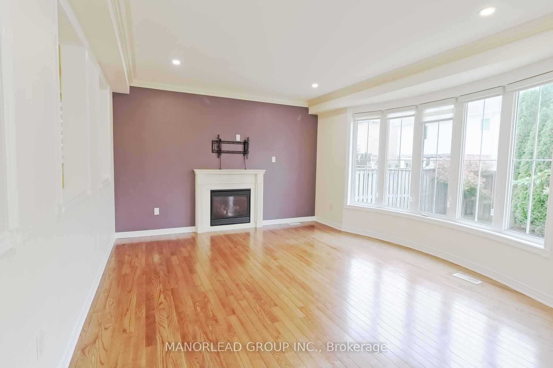 Photo 7 of 98 Holsted Drive, Whitby, Brooklin — HOMEH