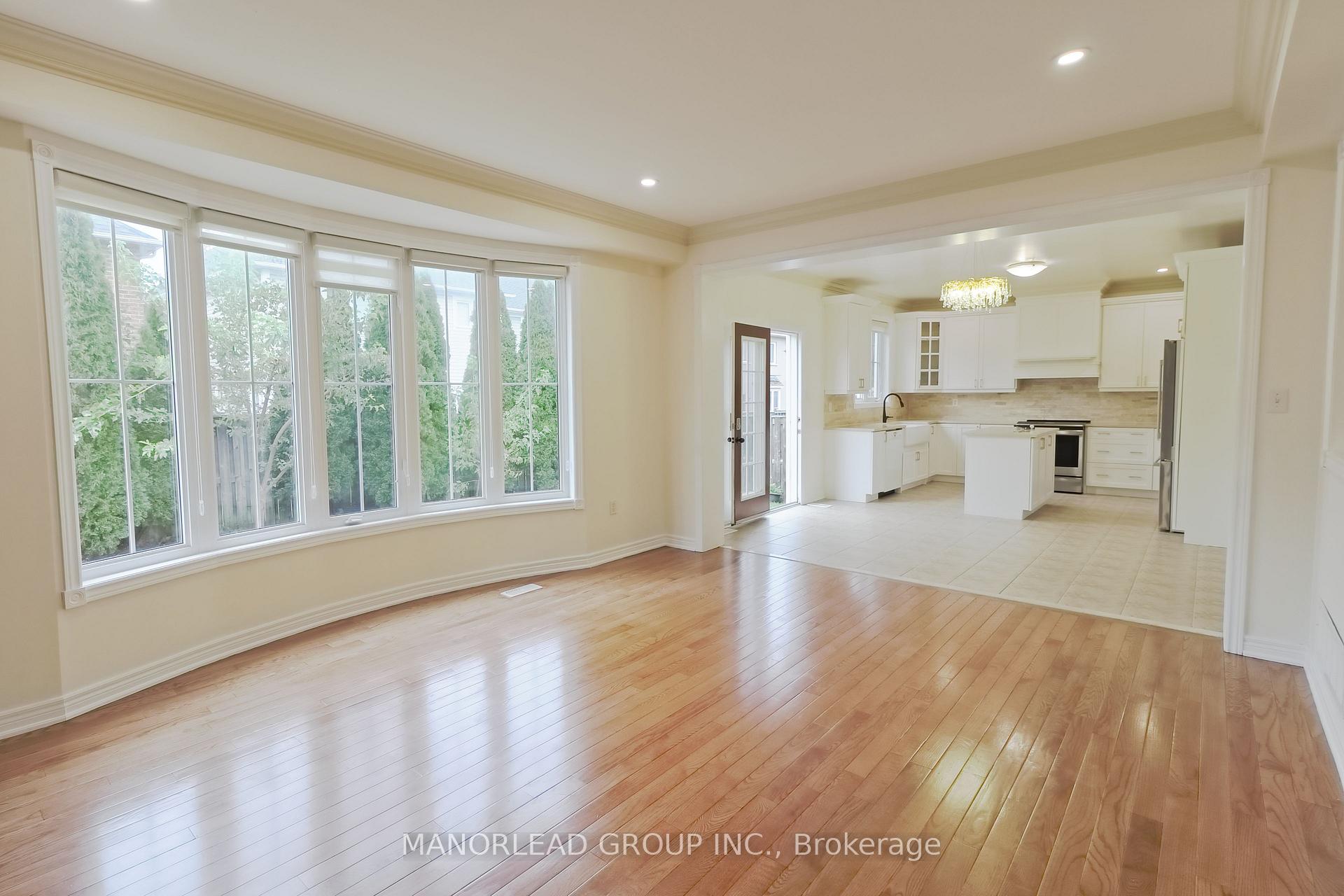 Photo 9 of 98 Holsted Drive, Whitby, Brooklin — HOMEH