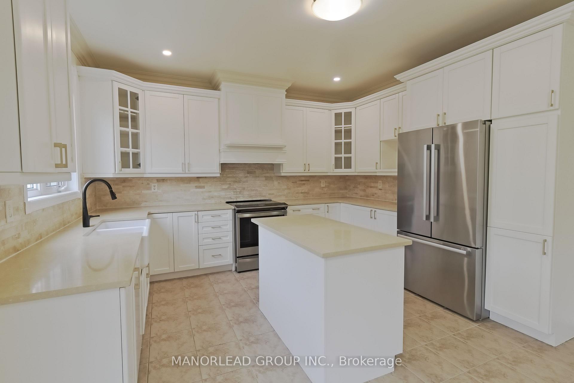 Photo 13 of 98 Holsted Drive, Whitby, Brooklin — HOMEH