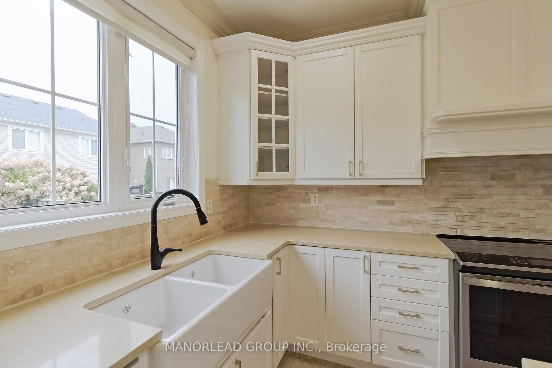 Photo 15 of 98 Holsted Drive, Whitby, Brooklin — HOMEH