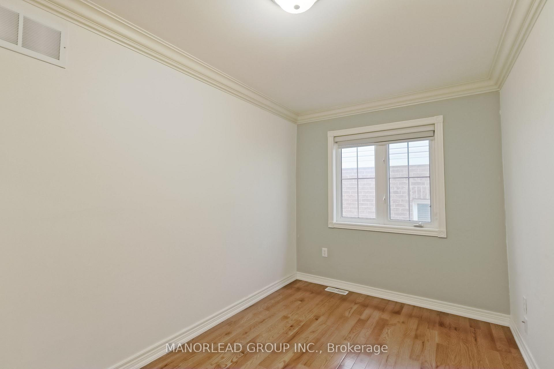 Photo 23 of 98 Holsted Drive, Whitby, Brooklin — HOMEH