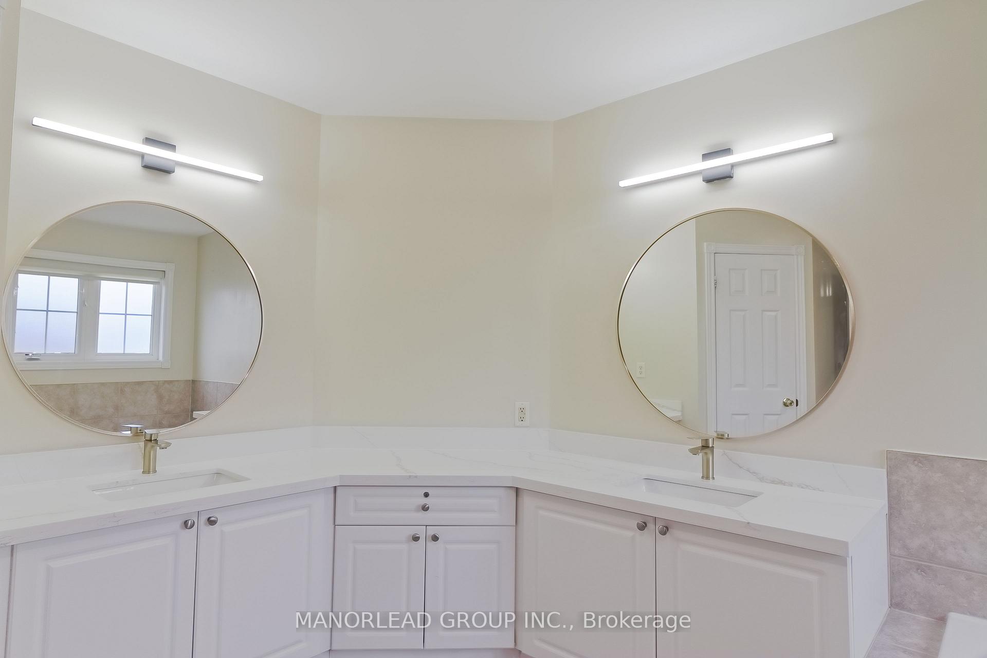 Photo 25 of 98 Holsted Drive, Whitby, Brooklin — HOMEH