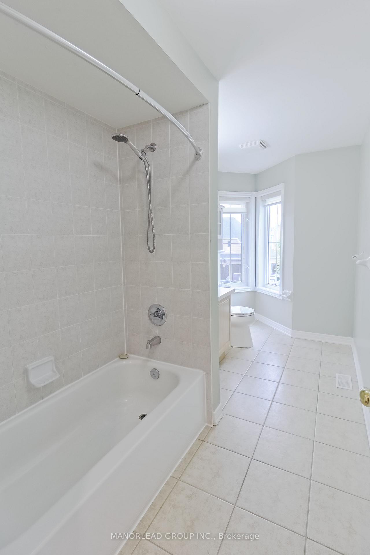 Photo 29 of 98 Holsted Drive, Whitby, Brooklin — HOMEH