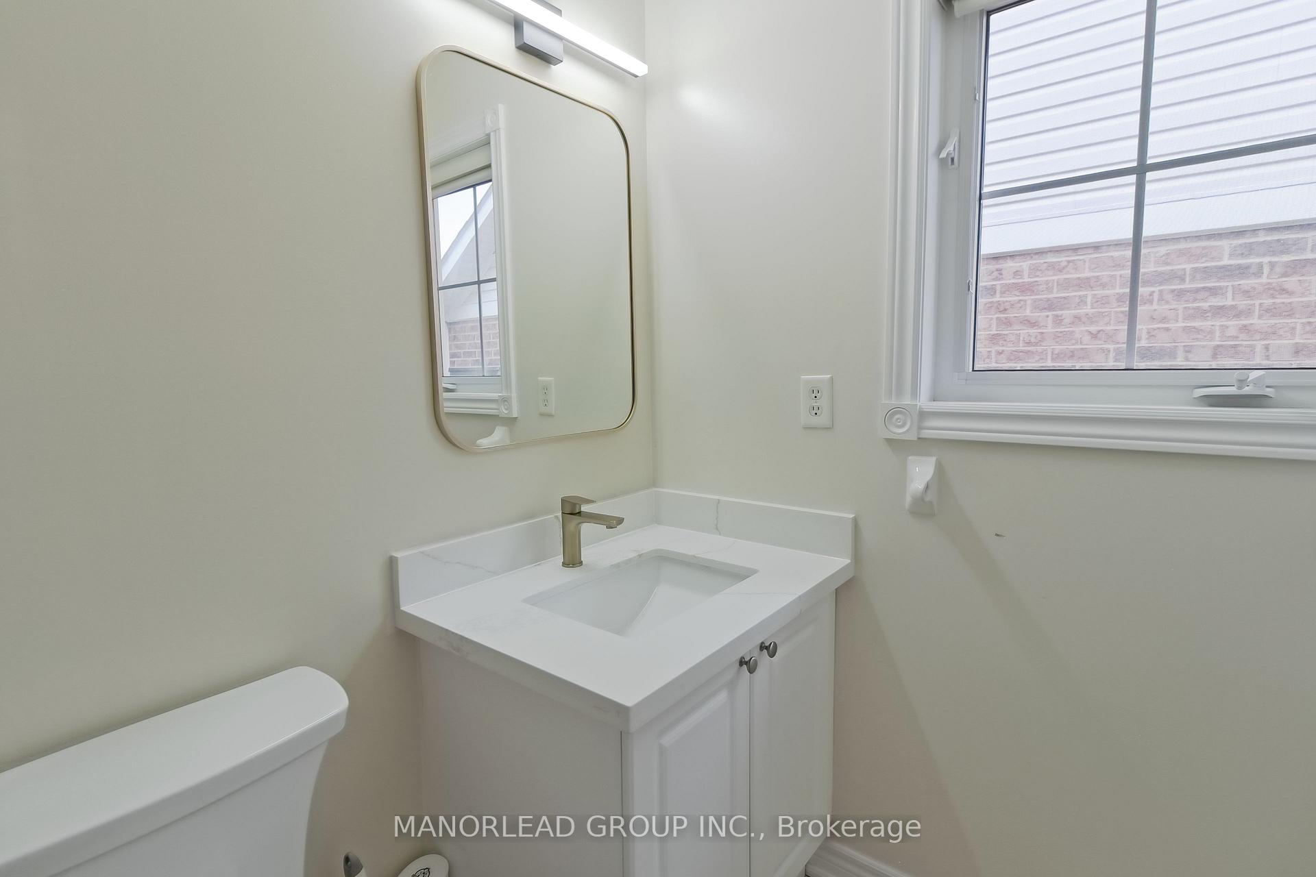 Photo 33 of 98 Holsted Drive, Whitby, Brooklin — HOMEH