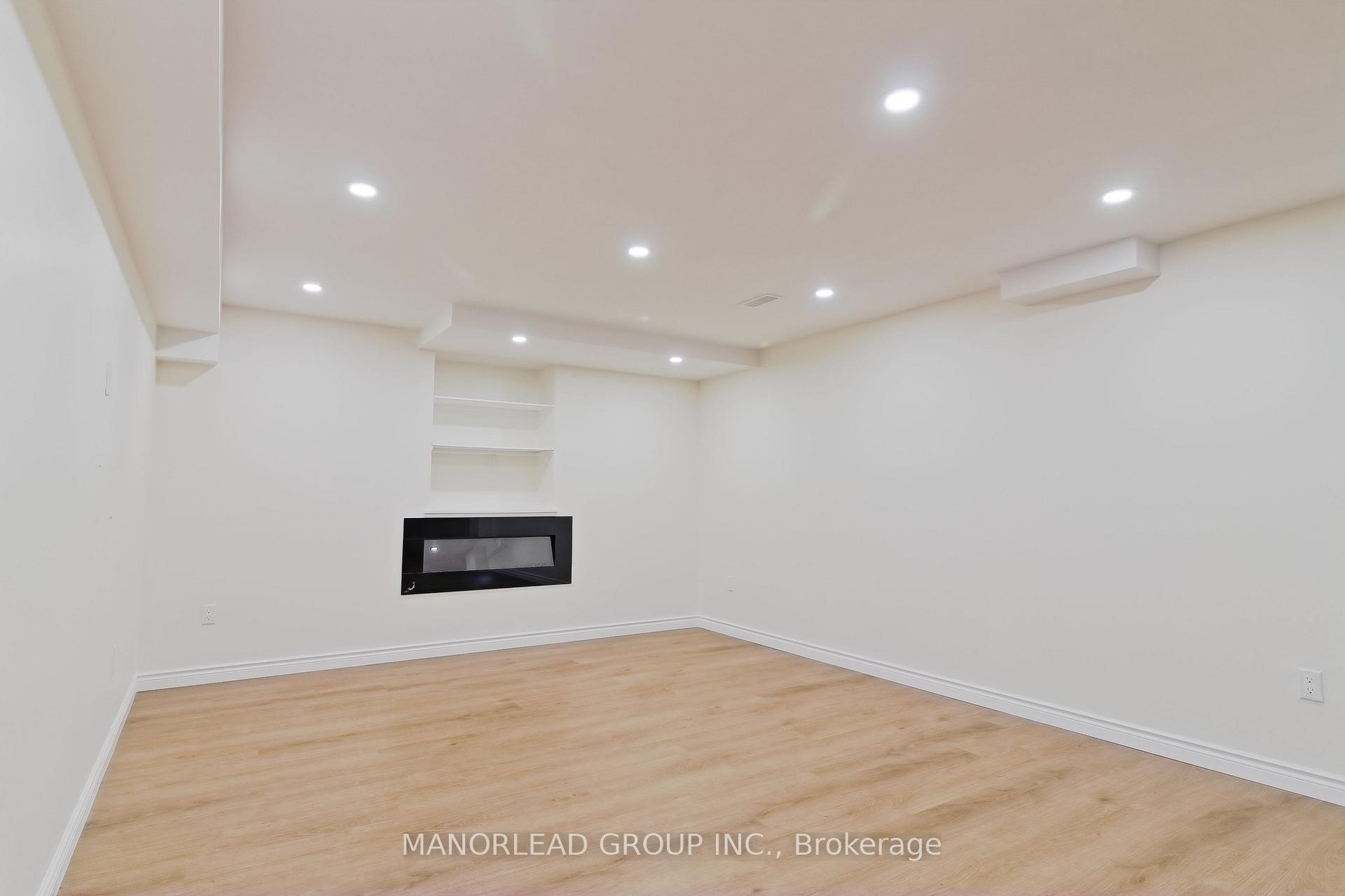 Photo 40 of 98 Holsted Drive, Whitby, Brooklin — HOMEH