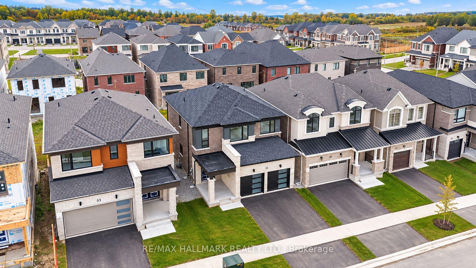 Photo 3 of 51 Gretzky Avenue, Barrie, Rural Barrie Southeast — HOMEH