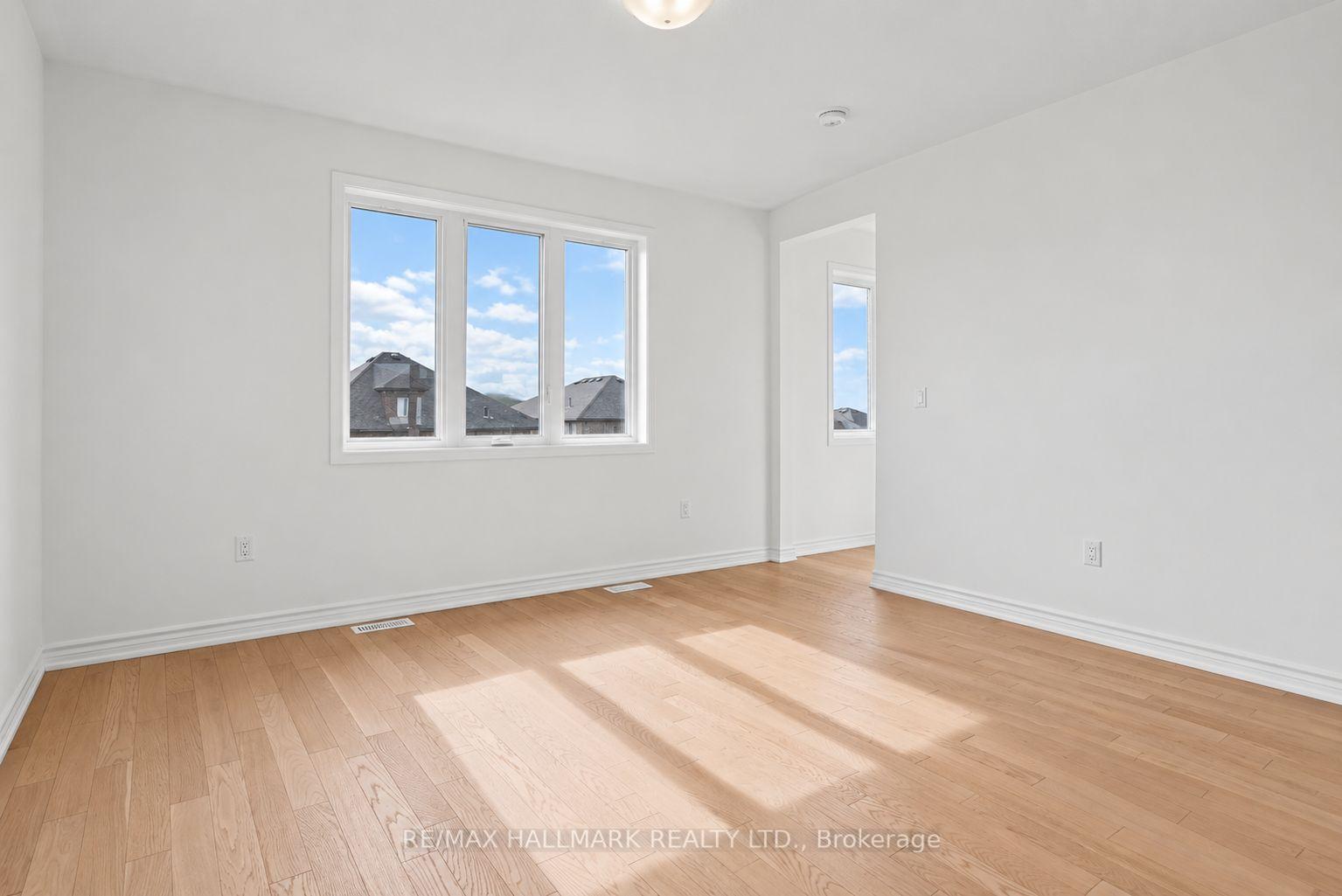 Photo 33 of 51 Gretzky Avenue, Barrie, Rural Barrie Southeast — HOMEH