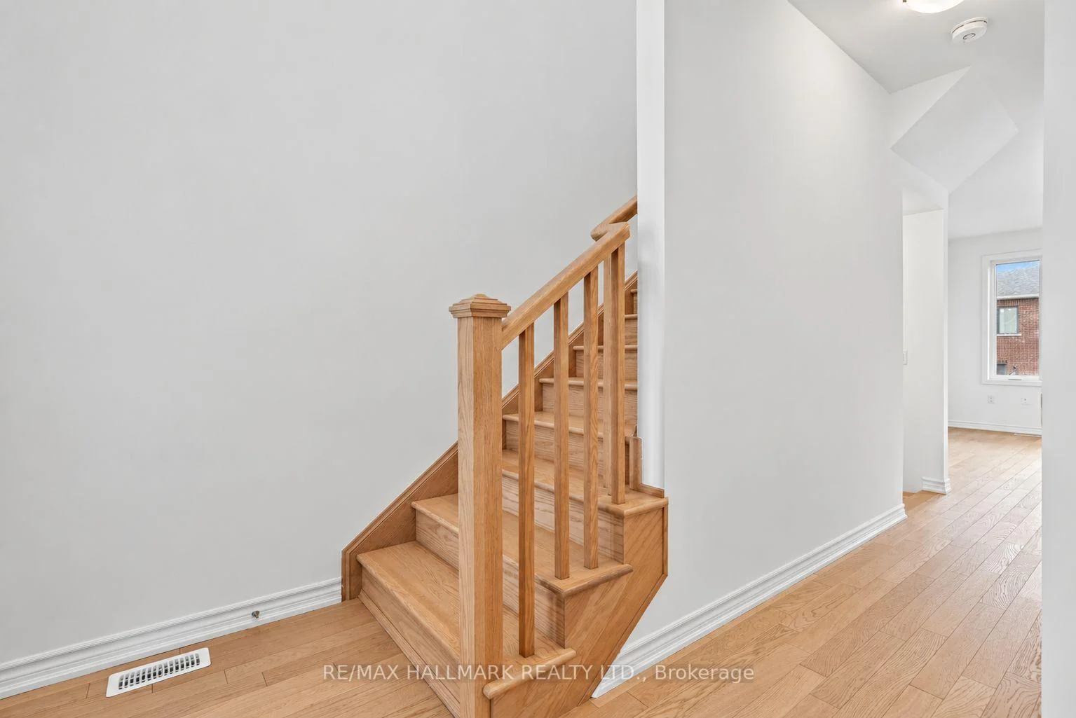 Photo 55 of 51 Gretzky Avenue, Barrie, Rural Barrie Southeast — HOMEH